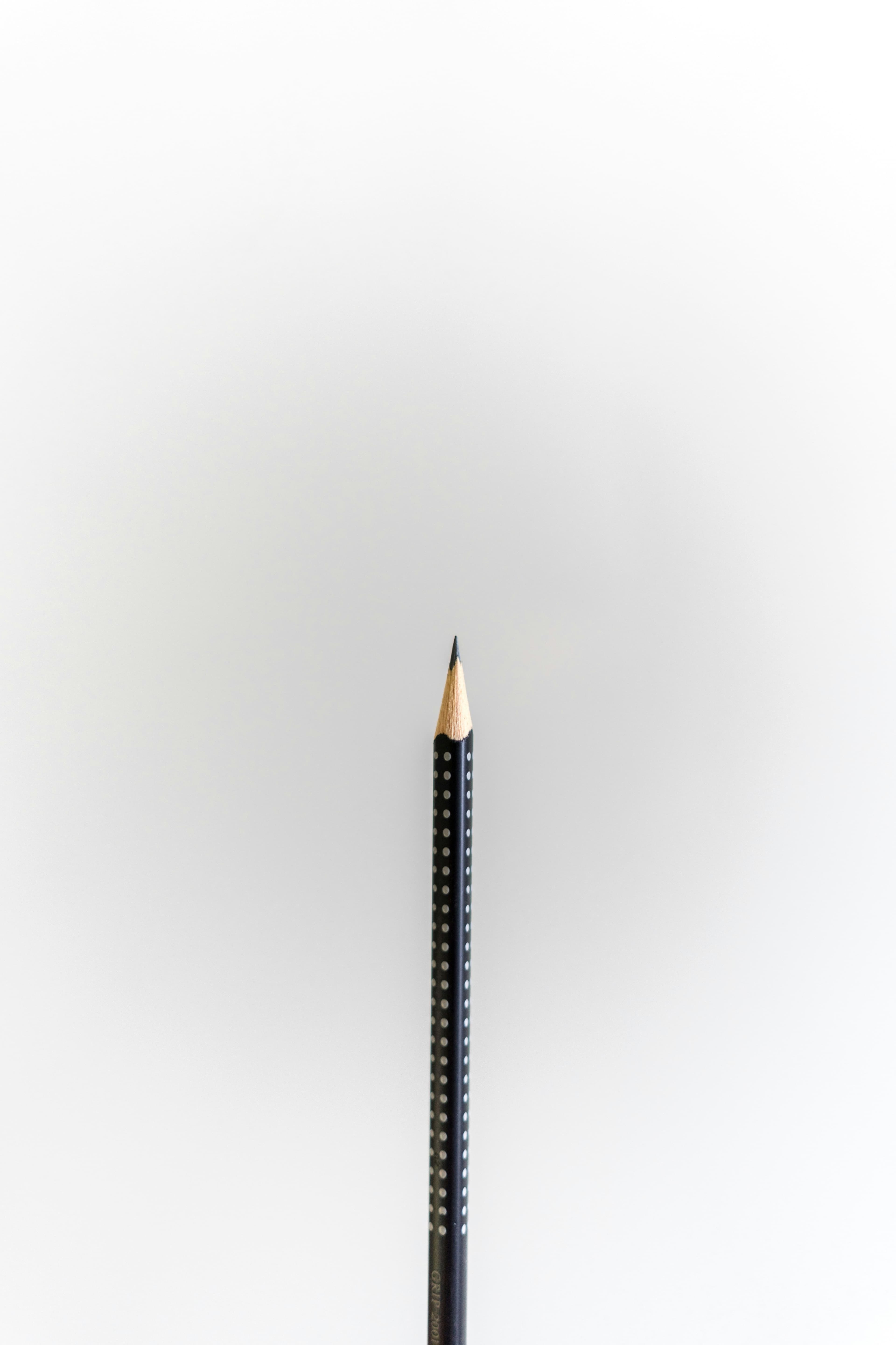 Precision Liner in Noir. Black liner pencil on a pale surface
