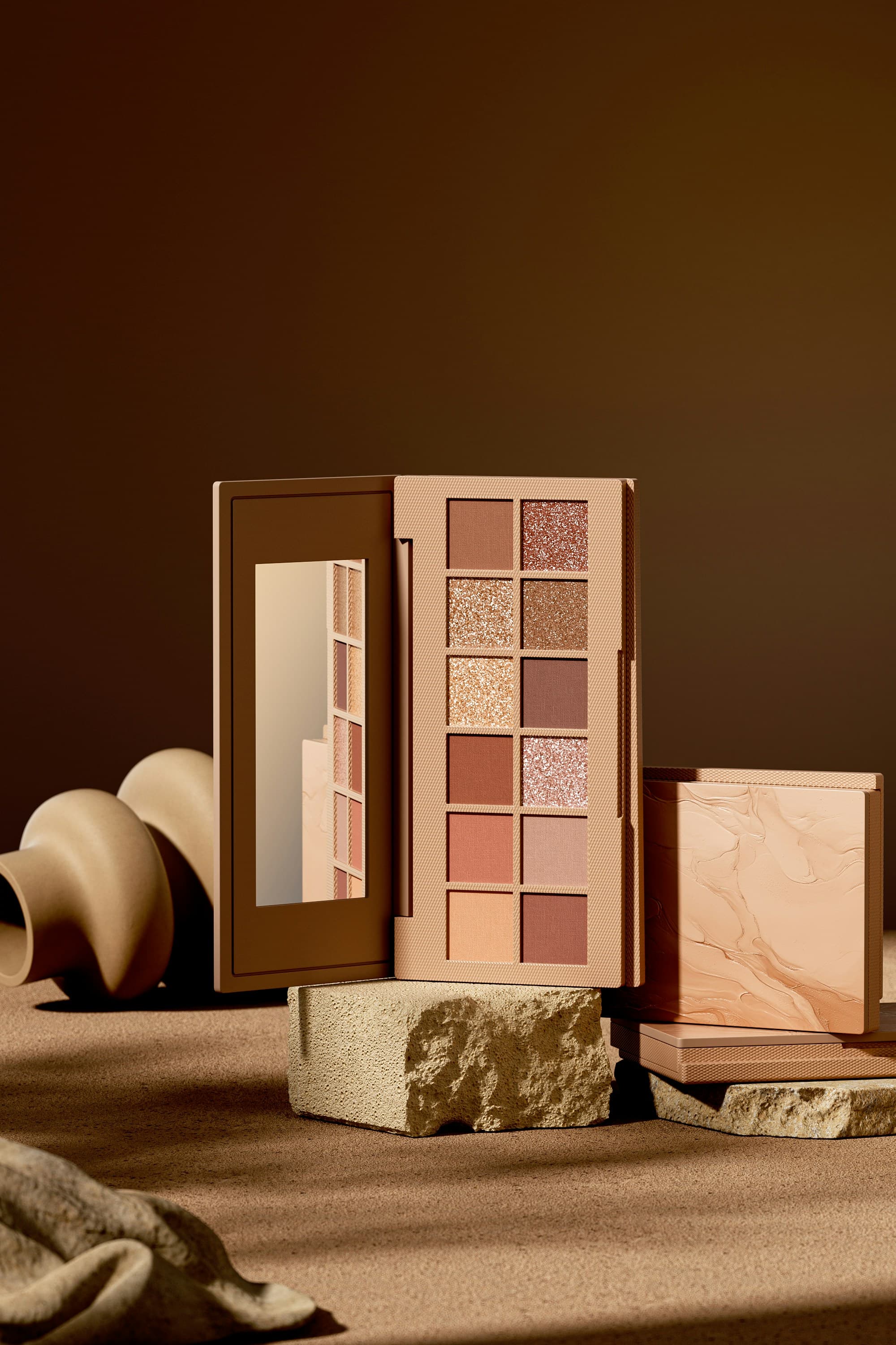 Nocturne Eyeshadow in Bare. Open eyeshadow palette in neutral shades